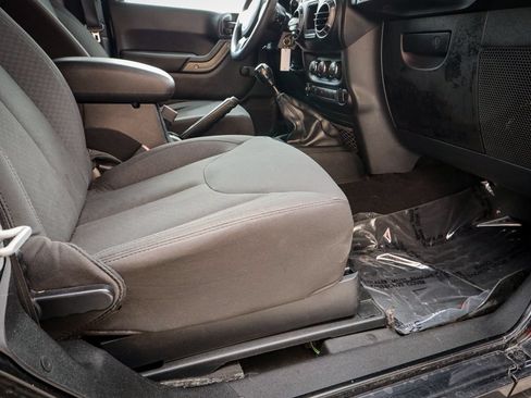 Used 2018 Jeep Wrangler Sport AWD/4WD image 22