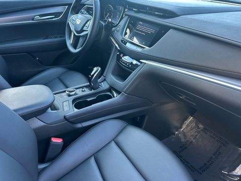Used 2025 Cadillac XT5 Luxury w/ LPO, Red Accent Package image 20