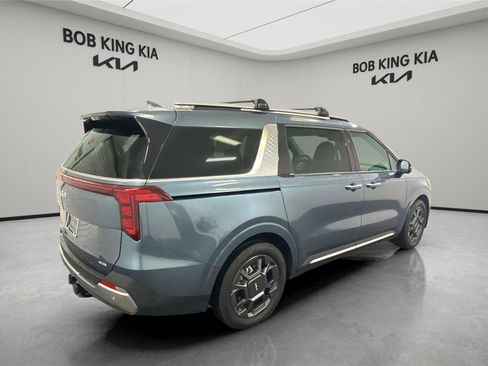 Used 2025 Kia Carnival SX FWD image 5