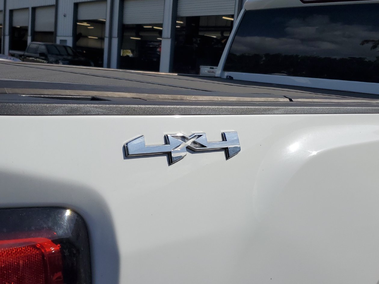 Used 2023 GMC Sierra 2500 Pro w/ Convenience Package AWD/4WD image 8