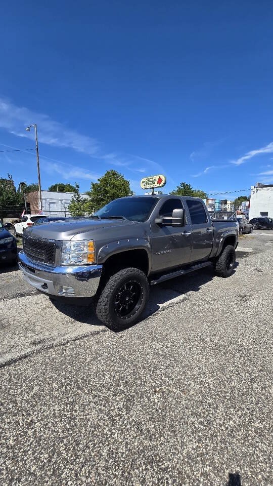 Used 2013 Chevrolet Silverado 1500 LT w/ All-Star Edition AWD/4WD image 2