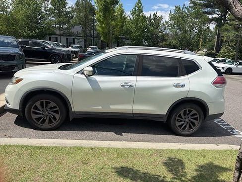 Used 2016 Nissan Rogue SL w/ SL Premium Package FWD image 6
