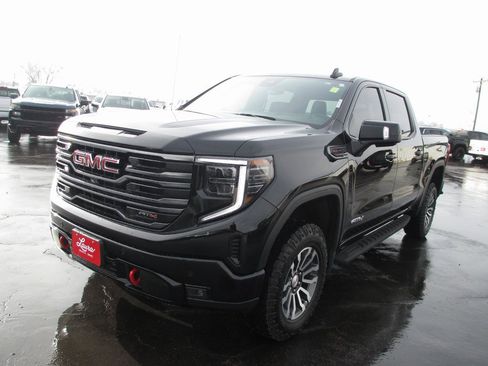 Used 2022 GMC Sierra 1500 AT4 w/ AT4 Premium Package image 11