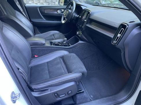 Used 2020 Volvo XC40 T5 R-Design w/ Protection Package image 12
