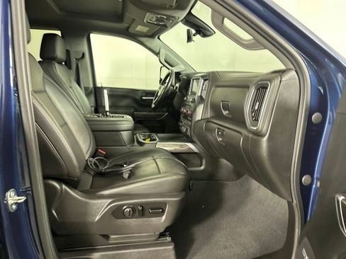 Used 2020 Chevrolet Silverado 3500 LTZ w/ LTZ Premium Package image 27