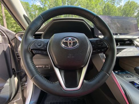 Used 2024 Toyota Venza Limited AWD/4WD image 27