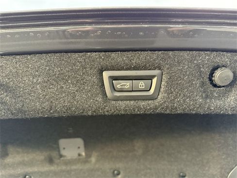 Certified 2022 BMW M5 w/ Executive Package image 37