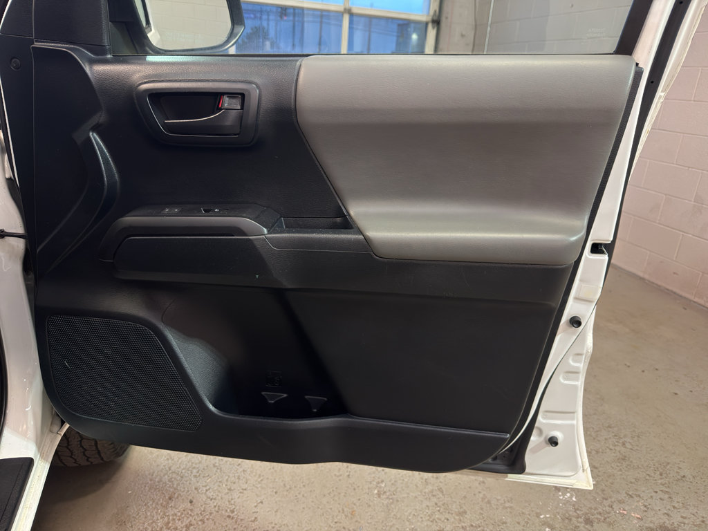Used 2016 Toyota Tacoma SR RWD image 22