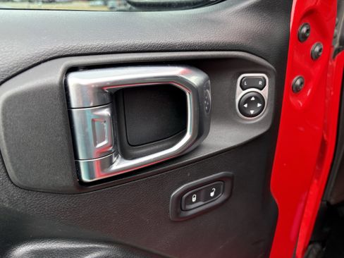 Used 2018 Jeep Wrangler Unlimited Sport S image 26