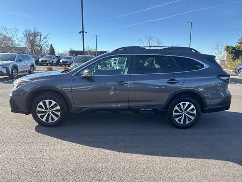 Used 2020 Subaru Outback Premium image 6