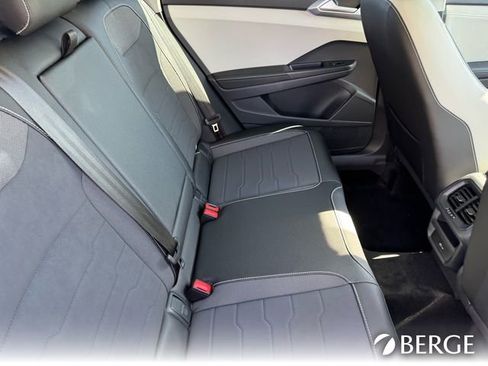 New 2025 Volkswagen Taos SE image 15