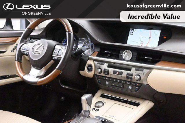 Used 2017 Lexus ES 300h w/ Luxury Package FWD image 31