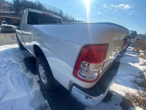 Used 2024 RAM 2500 Tradesman w/ Chrome Appearance Group image 8