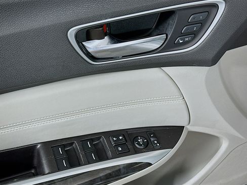 Used 2019 Acura TLX image 15