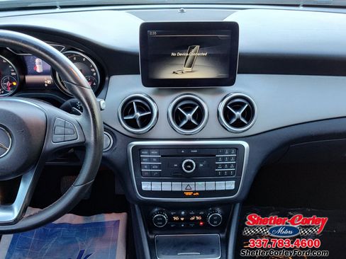 Used 2018 Mercedes-Benz GLA 250 4MATIC image 19