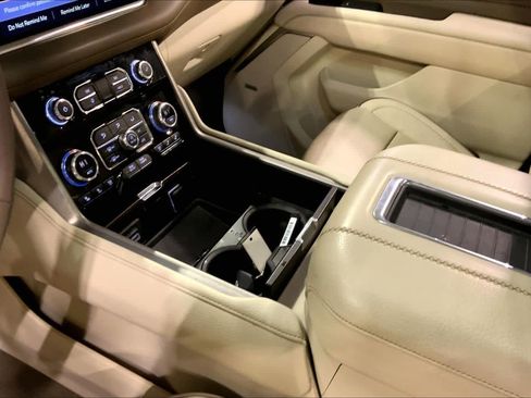 Used 2021 GMC Yukon Denali image 16