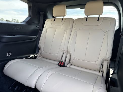 New 2026 Jeep Grand Cherokee L Limited image 32