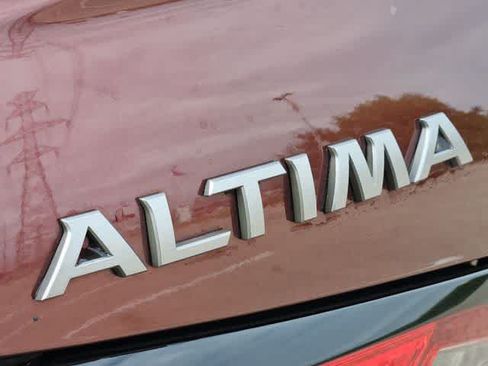 Used 2024 Nissan Altima 2.5 SV FWD image 11