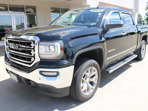 Used 2018 GMC Sierra 1500 SLT w/ SLT Premium Package AWD/4WD image 2