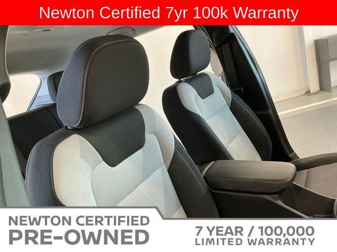 Used 2025 Chevrolet Trax LS FWD image 9