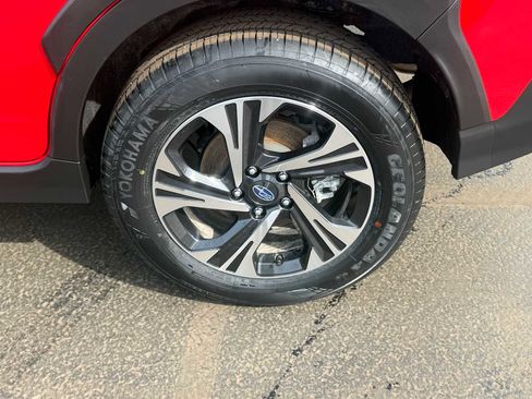 Certified 2025 Subaru Crosstrek 2.0i Premium image 9