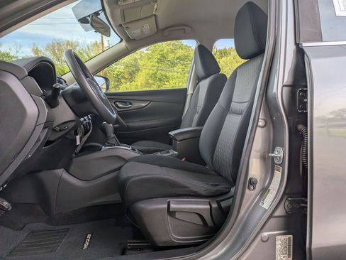 Used 2017 Nissan Rogue S AWD/4WD image 12