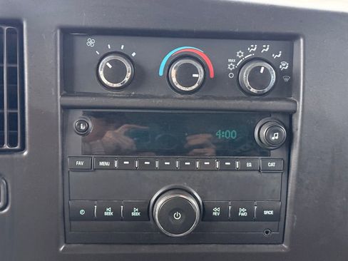 Used 2019 GMC Savana 2500 w/ Driver Convenience Package image 25