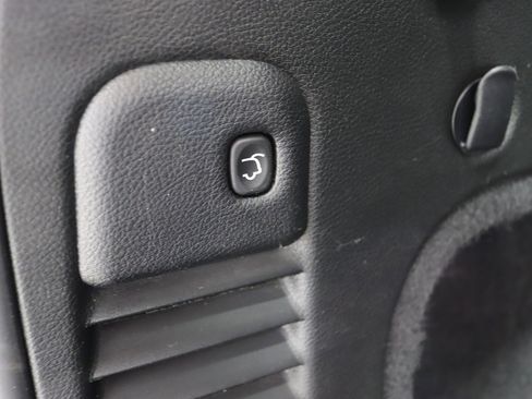 Used 2021 Jeep Grand Cherokee Overland image 37