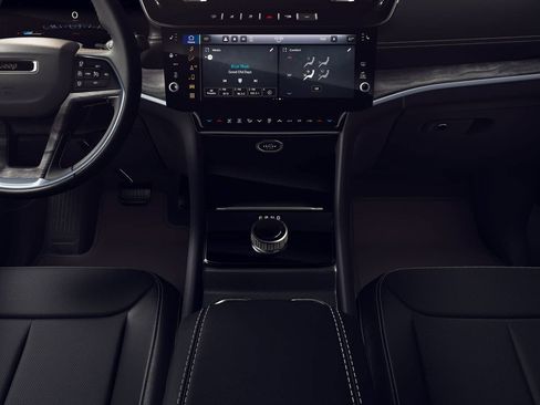 New 2026 Jeep Grand Cherokee Altitude RWD image 5
