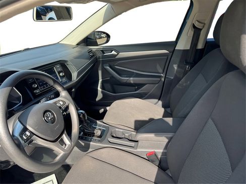 Used 2019 Volkswagen Jetta R-Line image 9