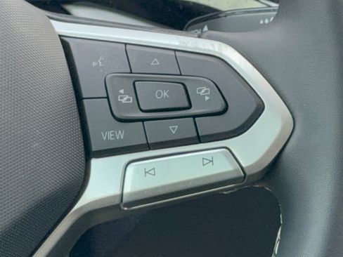 Certified 2023 Volkswagen Taos S FWD image 19