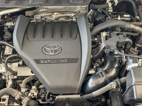 Used 2024 Toyota Grand Highlander AWD image 27