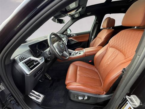 Used 2024 BMW X6 M60i w/ Dynamic Handling Package image 9