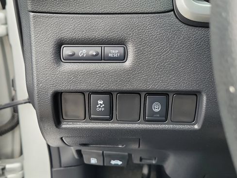 Used 2022 Nissan Murano SV FWD image 20