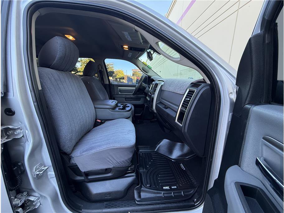 Used 2017 RAM 1500 Classic SLT RWD image 19