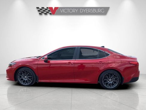 Used 2025 Toyota Camry XLE FWD image 7