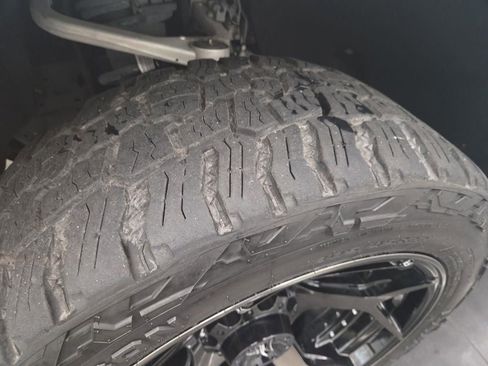 Used 2024 Chevrolet Tahoe Z71 w/ Luxury Package image 55