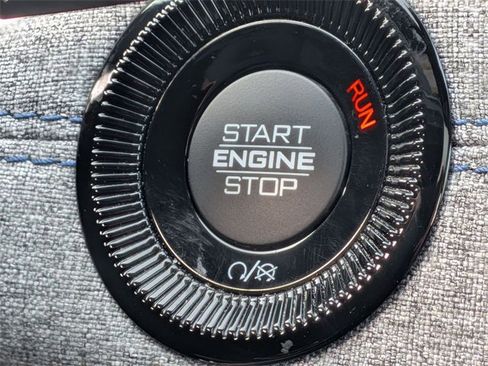 Certified 2023 Jeep Compass Latitude w/ Sun and Sound Group image 25