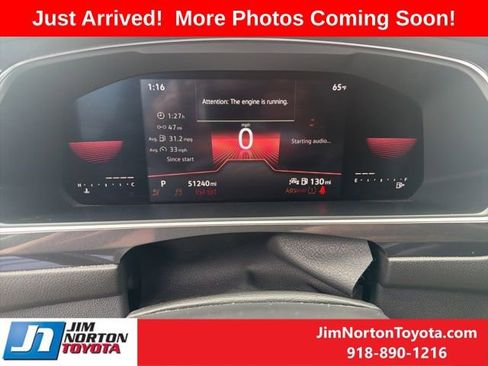 Used 2023 Volkswagen Tiguan SE R-Line image 11