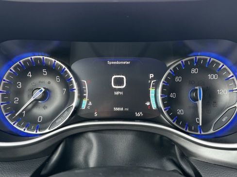 Used 2024 Chrysler Pacifica Touring-L image 24