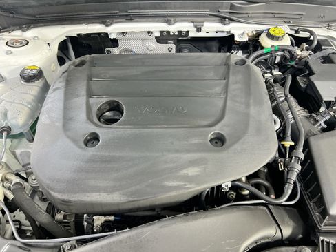 Used 2023 Volvo XC40 B4 Plus w/ Protection Package Premier image 28