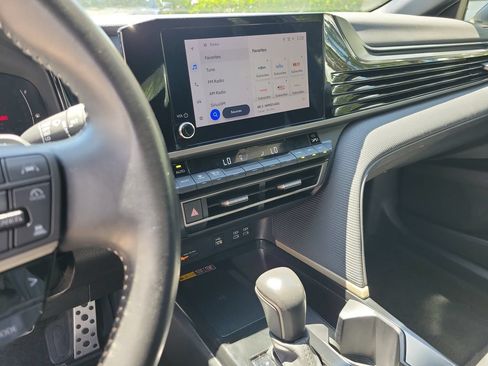 Used 2025 Toyota Camry SE FWD image 23