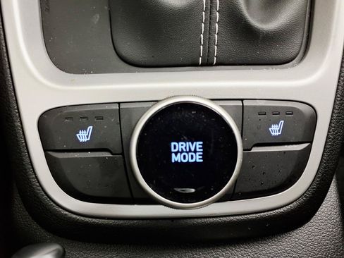 Certified 2026 Hyundai Venue SEL FWD image 22