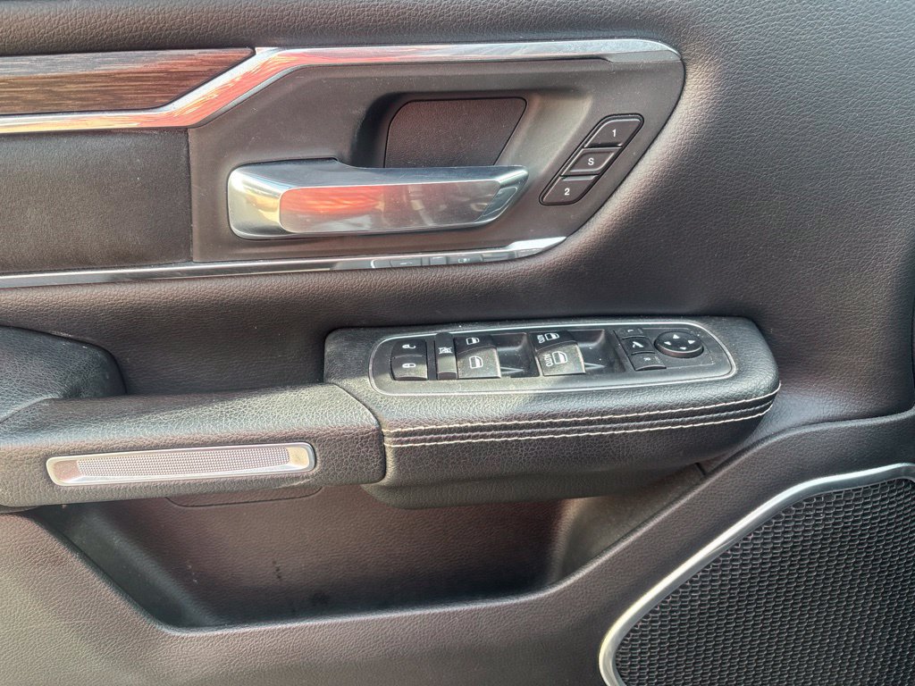 Used 2019 RAM 1500 Laramie AWD/4WD image 10