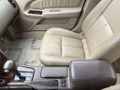 Used 1997 Nissan Maxima GLE FWD image 18