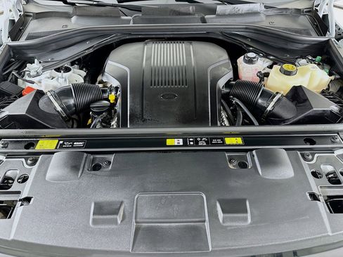 Used 2025 Land Rover Range Rover Sport Dynamic SE image 32