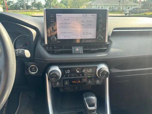 Used 2020 Toyota RAV4 XLE w/ Convenience Package AWD/4WD image 6