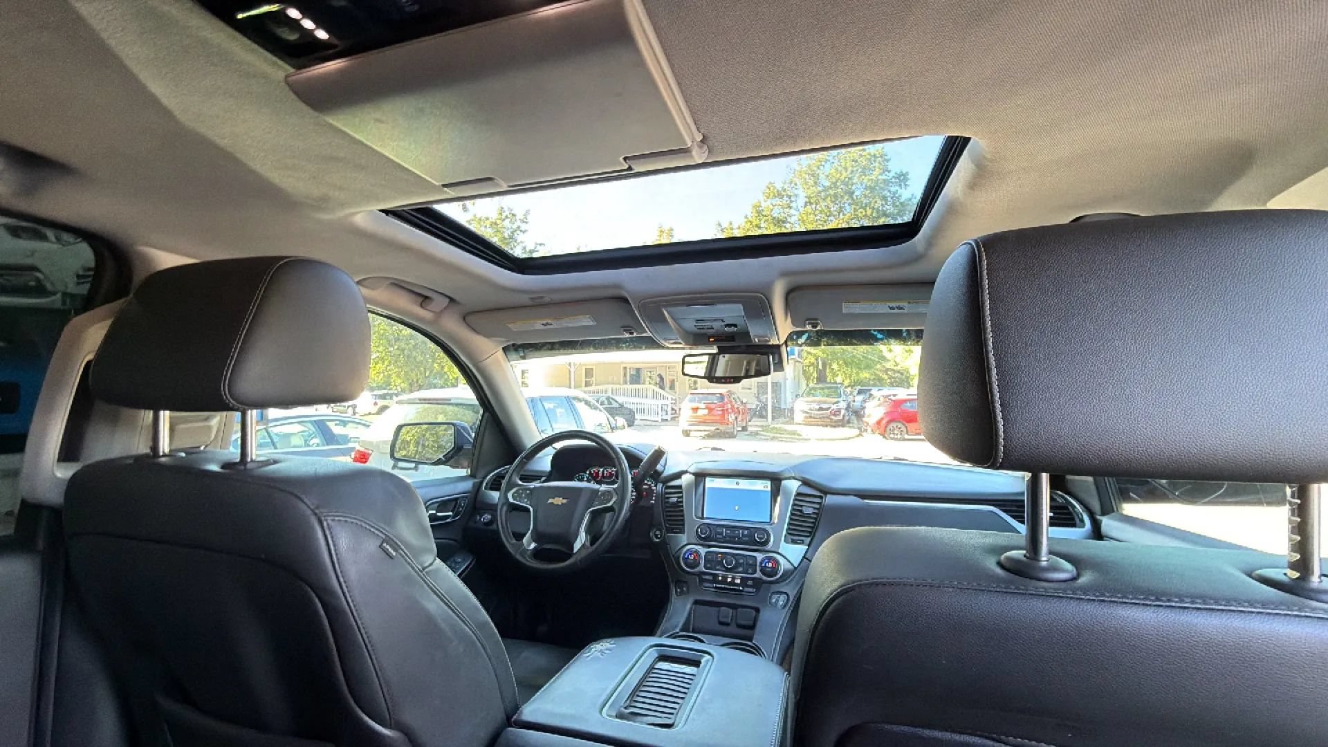 Used 2015 Chevrolet Suburban LT RWD image 32