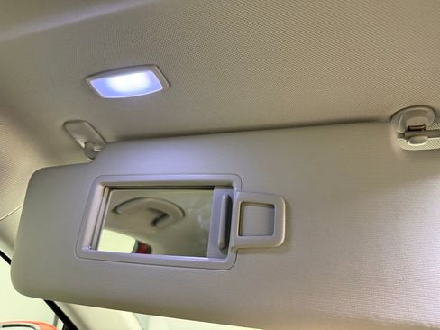 Used 2019 Volkswagen Tiguan SE w/ Panoramic Sunroof Package image 45