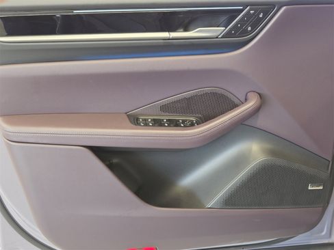 Used 2025 Porsche Macan Electric image 13